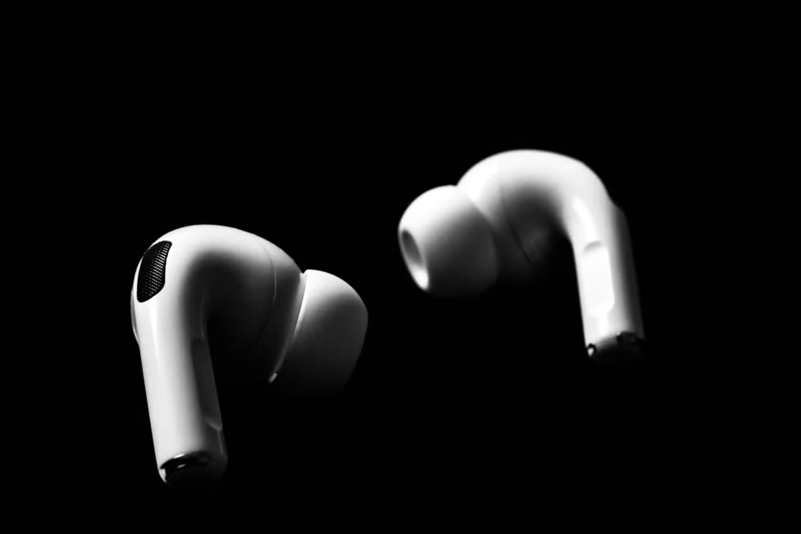 Які Apple AirPods вибрати для музики, роботи та спорту?