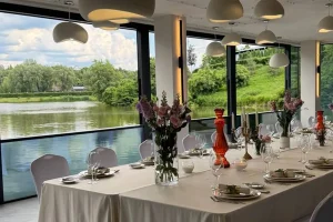 Сезонні особливості ділових подій в Equides Club: від літніх терас до затишних зимових форумів